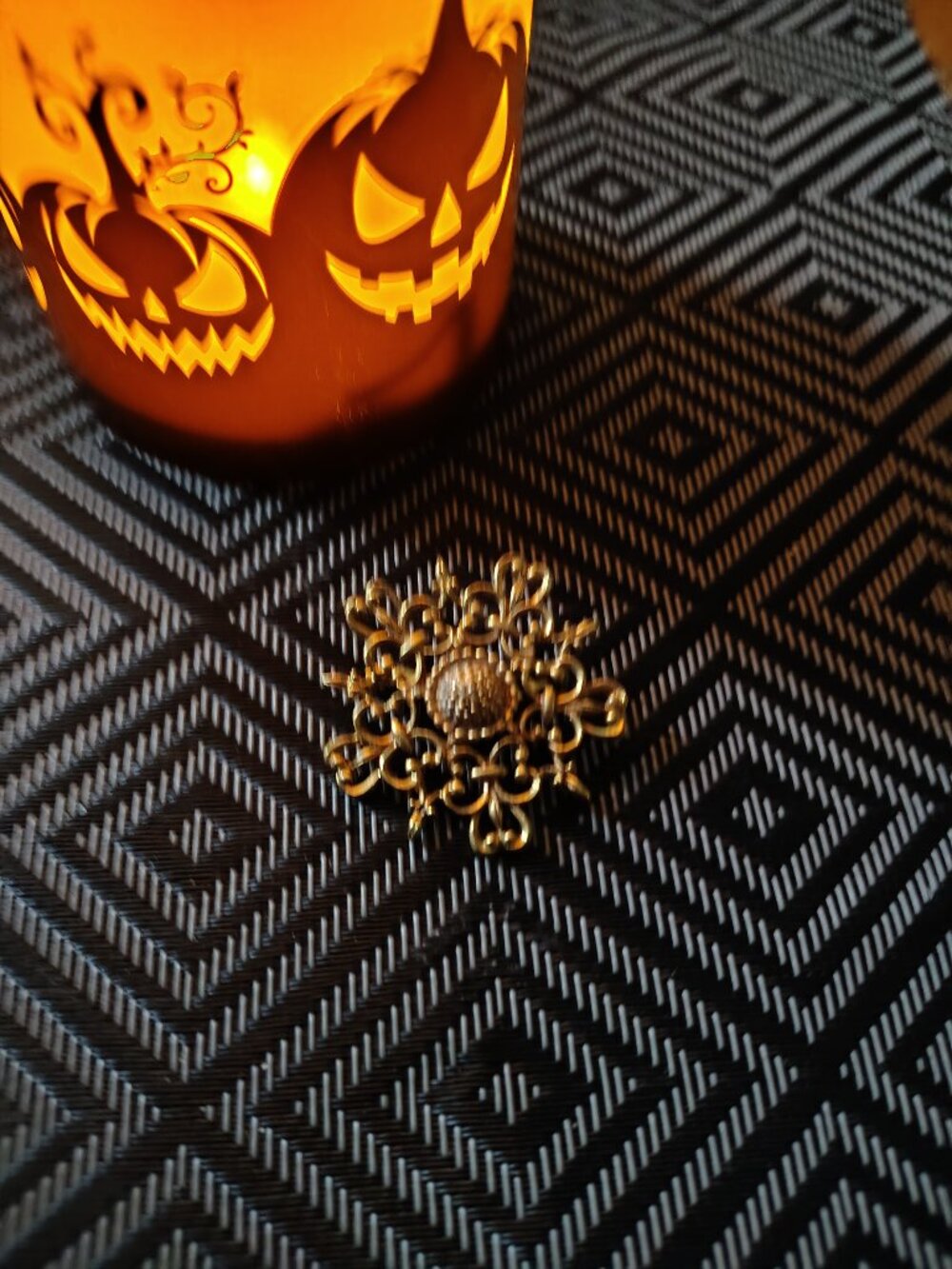 Ladies pin